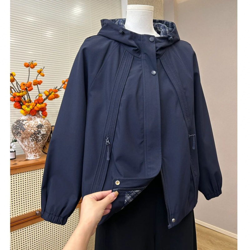 时尚妈妈春秋装外套洋气风衣中老年女2026新款50岁60休闲夹克上衣