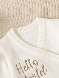 Autumn and winter 0-6 months baby baby baby hello world letter embroidered ha clothes climbing suit