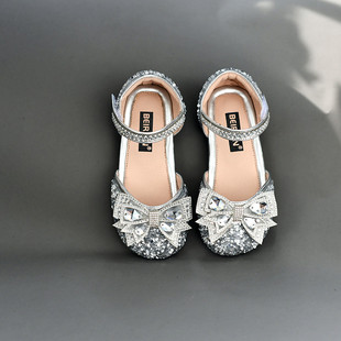 Летняя обувь Aisha для девочек Baotou Crystal Semi Sandals 2022 Новая обувь принцессы Детская мягкая подошва из дышащей сетки