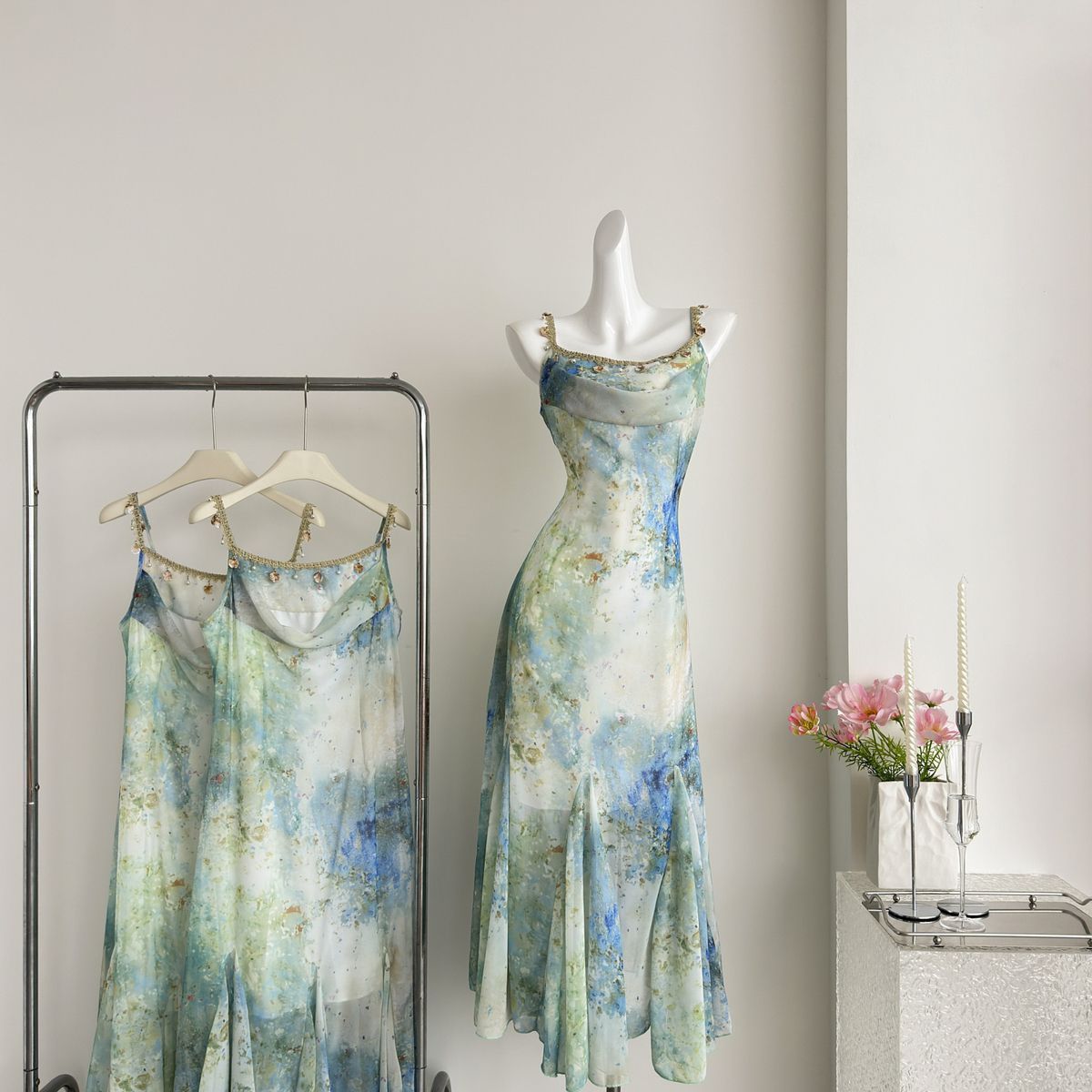 French-Style Niche Mint Green Fishtail Suspender Dress for Women, Summer Slim-Fit Sexy Vacation Style Long Dress