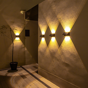 2023 new solar outdoor lamp villa garden wall lamp atmosphere light