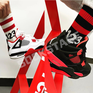 2022 new spot rrr123 Socks striped cotton socks mid-barrel beautiful tide high street socks sports casual socks ins men