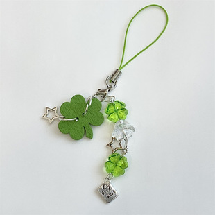New style wind chime four-leaf clover pendant high color value beaded handmade homemade girl heart mobile phone chain bag creative pendant