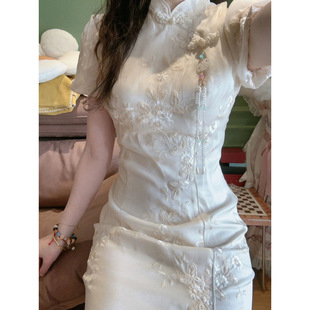 Новое улучшенное платье Cheongsam с вышитыми дисками в китайском стиле для женщин, летний сезон, элегантное элегантное платье с разрезом в стиле ретро