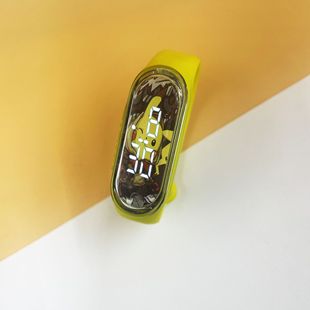 Cartoon sticker dial meter 3 student watch fashion touch waterproof watch trembles with children's meter 3LED watch