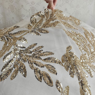 Export Hot Sale Big Leaf Flowery Flowers Round Gold Brocade Embroidered Sequins Table Cloth Wedding Decoration