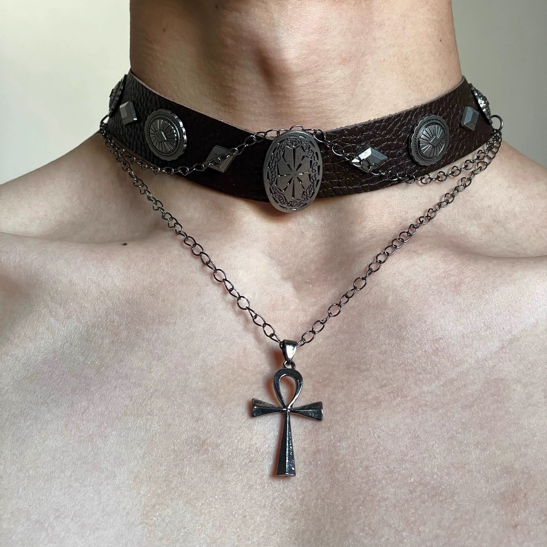 Subculture Punk Collar High-grade Clavicle Chain Heavy Industry Multi-layer Dark Cross Necklace Leather Necklace
