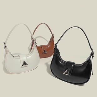 UR Crescent Shaped Underarm Bag Women's 2024 New Fashion Y2K Sweet Cool Spice Girl Motorcar Bag Shoulder Bag