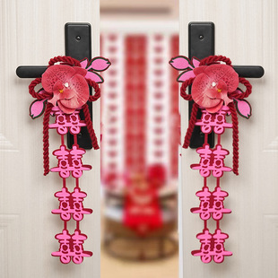 The wedding room is decorated with curtains and straps for the woman's wedding hotel living room for the man's master bedroom new house full set of flower decorations