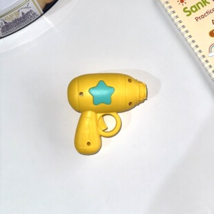 Cross-border flying cat Hsinchu dragonfly pet toy luminous flying saucer toy square entertainment stall toy