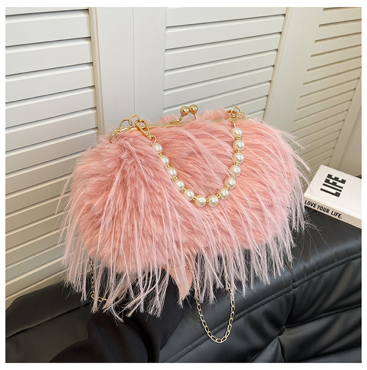 New cross-border Korean style tassel high-end turkey feather niche crossbody bag with pearl chain, versatile autumn and winter plush Y21