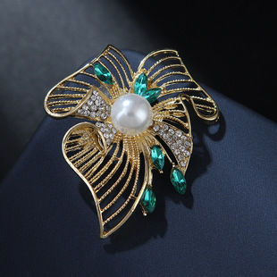 New Pearl Flower Brooch Fashion Elegant All-match Exquisite Chic Women's Corsage Factory Direct Supply