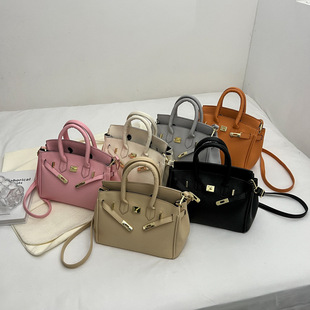 Women's Trendy Simple Fashion Hand Bag New Fashion Underarm Bag Solid Color Niche Design Women's Bag