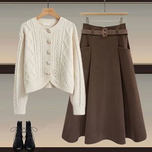 plus size women's winter suit women's 2025 new horn button knitted cardigan sweater slim skirt two-piece set
