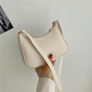 22 new small square bag women's wholesale Korean texture Joker messenger bag dumpling fashion portable shoulder underarm bag