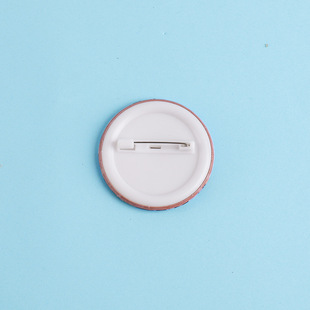The metal badges around the grave robbing notes Zhang Qiling Wu Xie Heixiazi Xie Yuchen fine flash frosted brooch