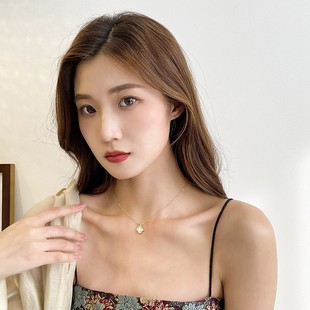 Four-leaf Alloy Necklace Women's Simple Fashion Summer Cyber Celebrity Elegant Grass Clavicle Chain Necklace Style Student Decoration