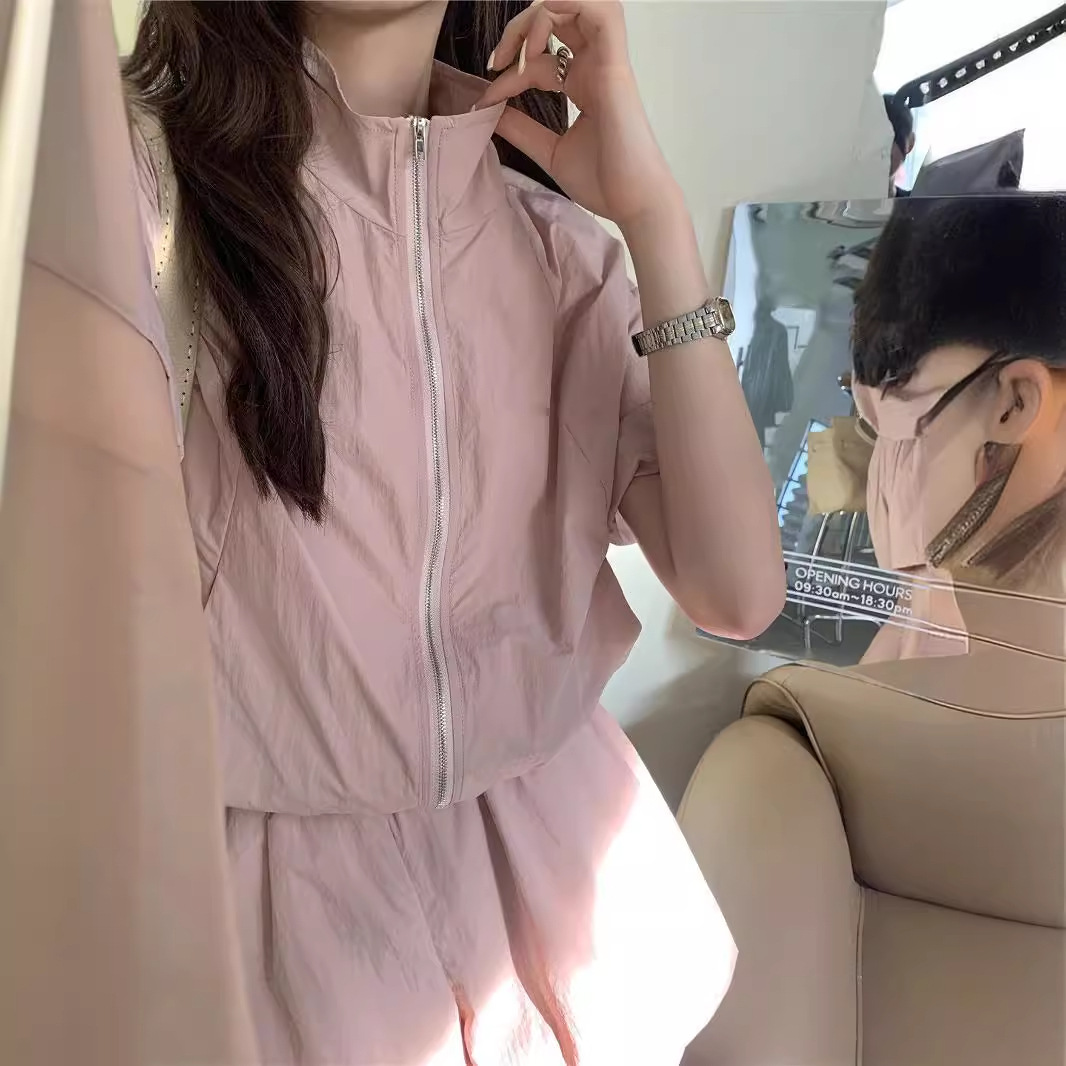 여성을위한 캐주얼 스포츠 정장 여름 새로운 스타일 하이 엔드 느슨한 핑크 태양 보호 의류 라이트 반바지 투피스 세트