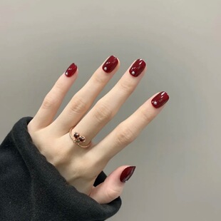 Manicure short nail wine red New Year simple pearl 210 handmade wear nail