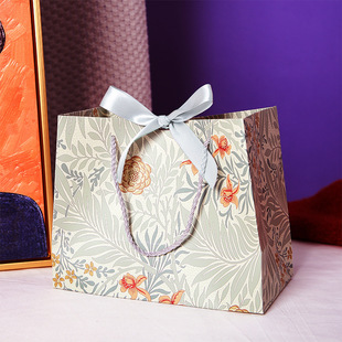 Cross-border Mori Lily bouquet gift bag packaging bag candy handbag jewelry storage bag spot paper bag