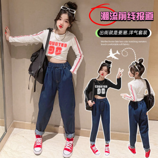 Girls' Spring and Autumn Short T-Shirt 2023 Western Style Girls' Internet Popular Crewneck Long Sleeve Top Middle and Big Children's Fashion Base Shirt