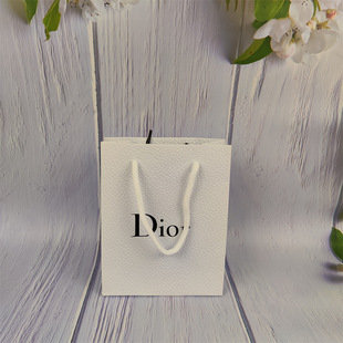 Big Brand Lipstick Perfume Cosmetic Bag Wholesale Paper Bag Hand Bag Gift Bag Lipstick Bag Perfume Bag