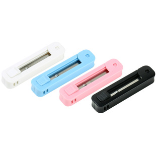 Deli Scissors Student Portable Small Scissors Small Portable Foldable Mini Scissors Retractable Creative Scissors
