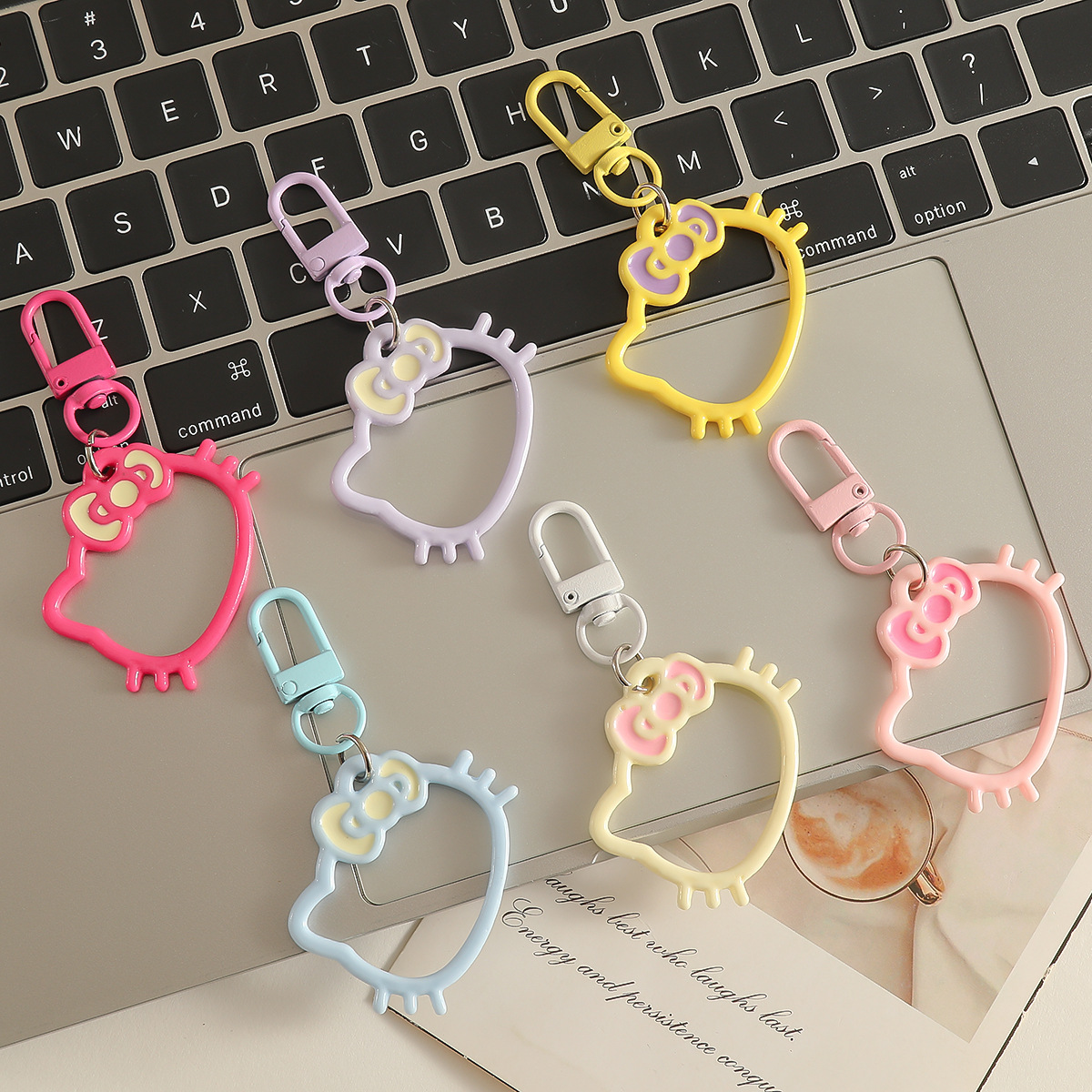 New Hollow-Out Cat Head Keychain Versatile Backpack Cute Pendant Accessory Gift for Best Friends and Couples