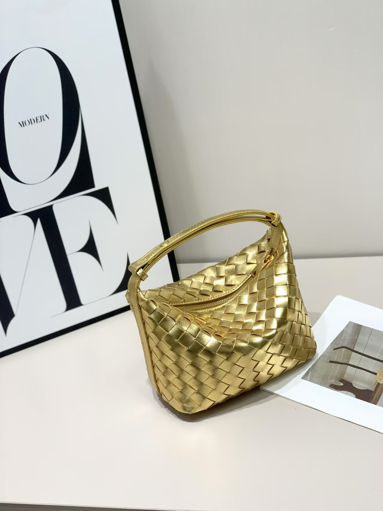 Luxury style versatile woven handbag, trendy underarm bag, high-end women's bag, large capacity handbag, luxury bag