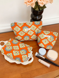 New Portable Ethnic Style Large Capacity Cosmetic Bag Cute Skin Care Storage Bag Travel High Clutch Bag