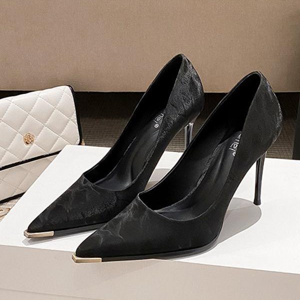 2025 Spring New Pointed-Toe High-Heeled Shoes with Elegant Metal Iron Toe Design and Non-Tiring Stiletto Heels for Women