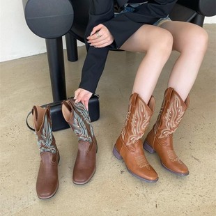 Cross-border independent station wish foreign trade plus size western cowboy boots 2024 autumn new square head boots women wholesale