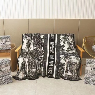 Foreign Trade/Tide Brand Flannel Blanket Lunch Break Blanket Office Air-conditioning Blanket Sofa Cover Blanket for All Seasons