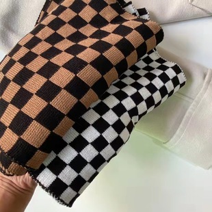 Internet red ins checkerboard scarf women's winter black and white plaid Korean version of Joker autumn and winter warm scarf couple manufacturers