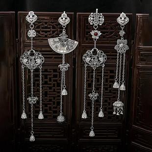 Chinese Style Retro Plum Blossom Fan Classical Tassel Brooch New Chinese Style Ancient Style Cheongsam Press Flap Buckle Bell Pendant