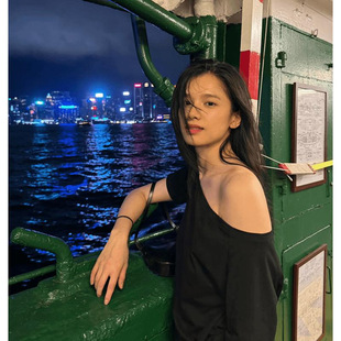 Explosions Spring and Autumn Summer Slant Shoulder Short-sleeved Women's Shoulder T-shirt Pure Spice Girls Loose Black Slim Shoulder Top