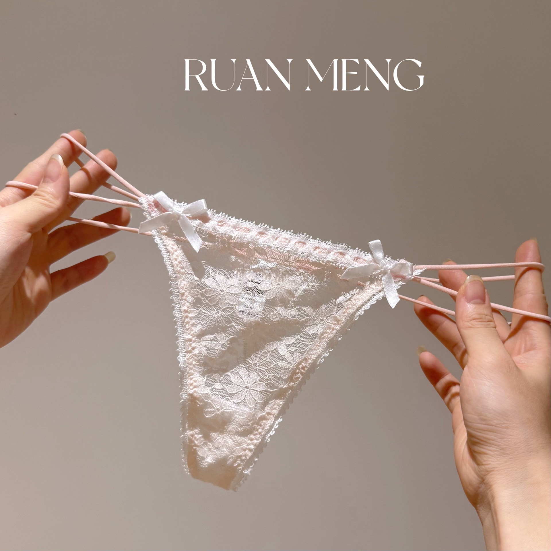 European and American style thong, French lace, color blocking, see-through, sexy, innocent, alluring, thin straps, low-waisted T-shirt for women.