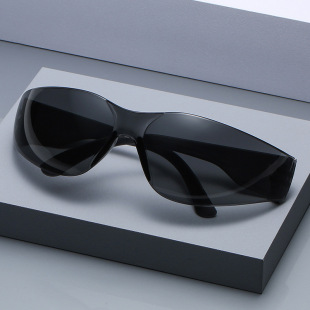 2024 manufacturers wholesale selling windproof mountaineering cross-border European and American industrial glasses transparent protective glasses outdoor dustproof