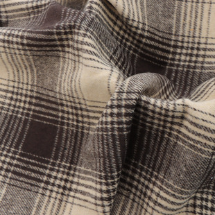 Fall/winter in stock yarn-dyed woolen polyester wool plaid fabric 350g shuttle single-sided cloth clothing fabric wholesale