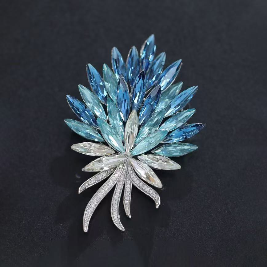 European and American French temperament high-end crystal wheat brooch women's elegant fashion high-end sense corsage coat clothing accessories