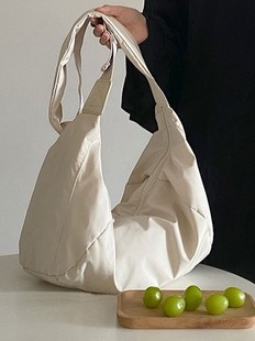 Ins Style Crossbody Bag Women's 2024 Autumn and Winter New Large Capacity Dumpling Bag Down Cotton Simple All-match Shoulder Bag