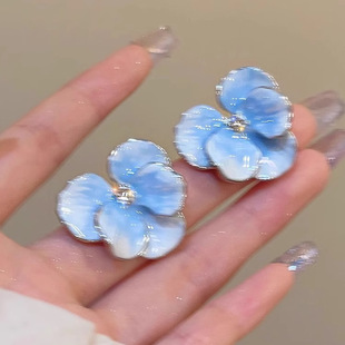 Blue Gradient Glaze Flower Ear Clip Without Ear Holes Women's Atmosphere Super Fairy Earrings 2025 New Explosions Earrings