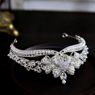 2023 New Baroque Hepburn Style Bridal Crown Tiara Bow Birthday Crown European Style Retro Wedding