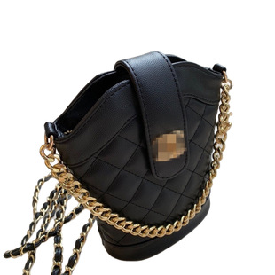 Big Brand Fragrant Fries Bag Double Shoulder Strap Women's Rhomboid Single Shoulder Crossbody Handbag Women's Small Fragrant Style Chain Bag