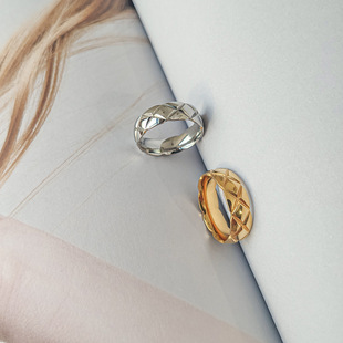Lingge Ring Small Fragrant Style Internet Celebrant Fashion European and American Trend Titanium Steel Food Ring Gold Couple High-end Sense Cold Style
