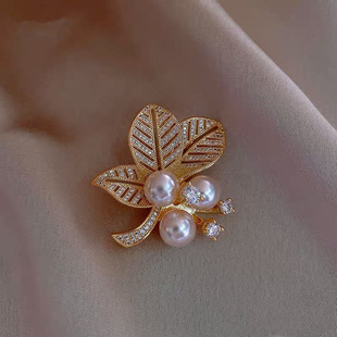 High-grade brooch women's high-grade sense niche brooch wholesale high-grade pin temperament fixed clothes suit pearl jewelry