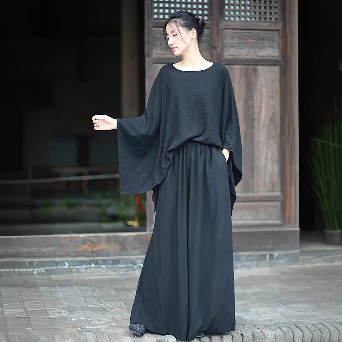 Klassik linen komplekti - kichik yoqa, keng shox shimlar, 3 rang