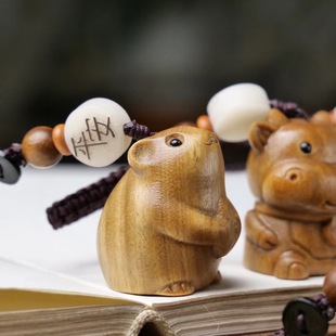 Green sandalwood zodiac sign keychain carved three-dimensional animal car keychain pendant gift manufacturers wholesale