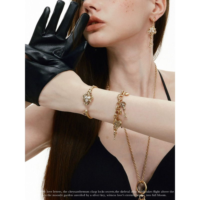 Love Lock Series Retro Embossed Key Bracelet for Women