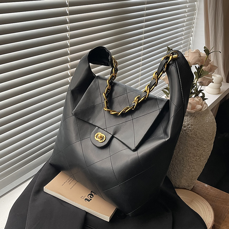 Cross-Border Large-Capacity Tote Bag, High-End Armpit Bag, 2025 New Style Small Fragrant Rhombus Chain Shoulder Crossbody Bag